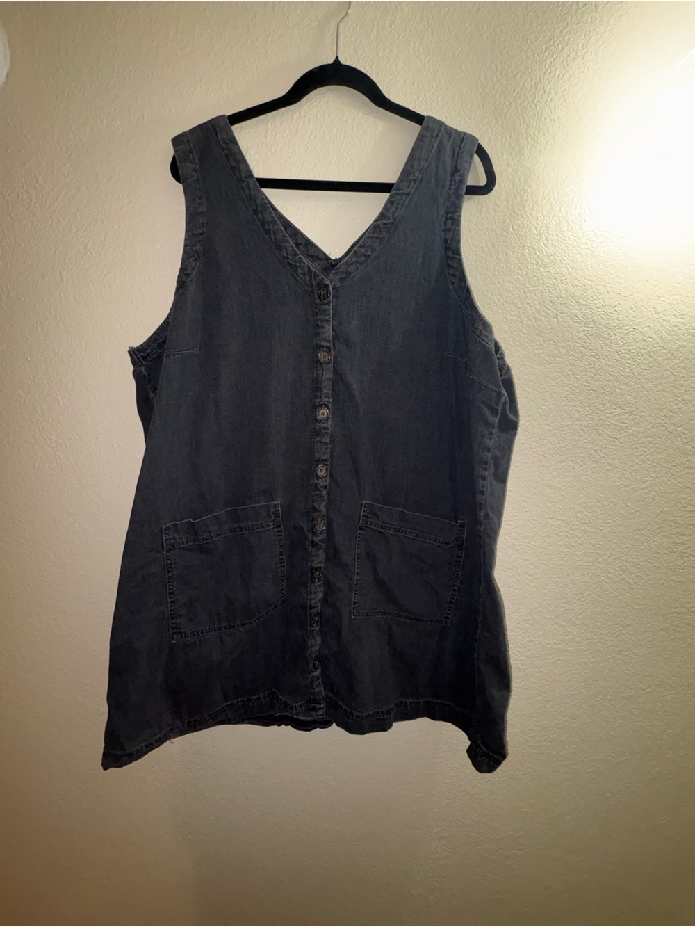 Old Navy Black Sleeveless Button-Front dress